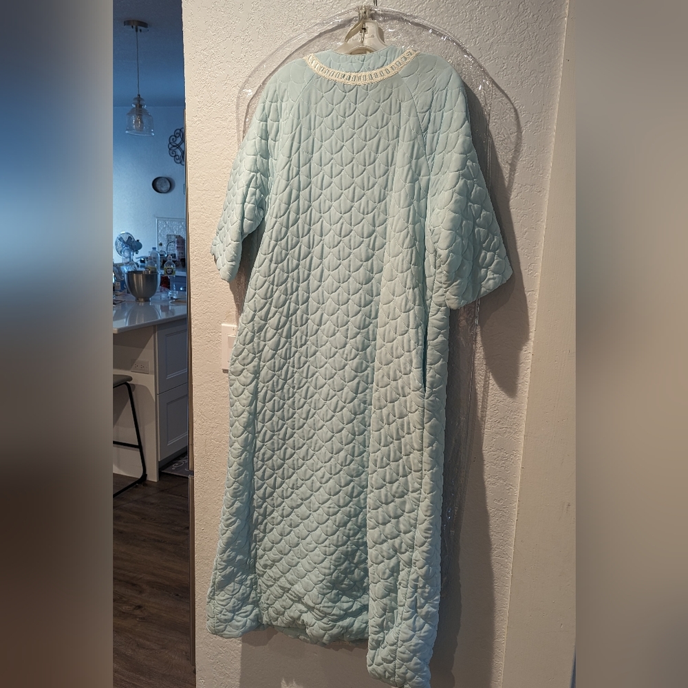 Vintage Barbizon Robe - Picture 6 of 6